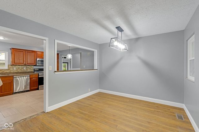 2001 W Woodmont Drive, Muncie, IN 47304