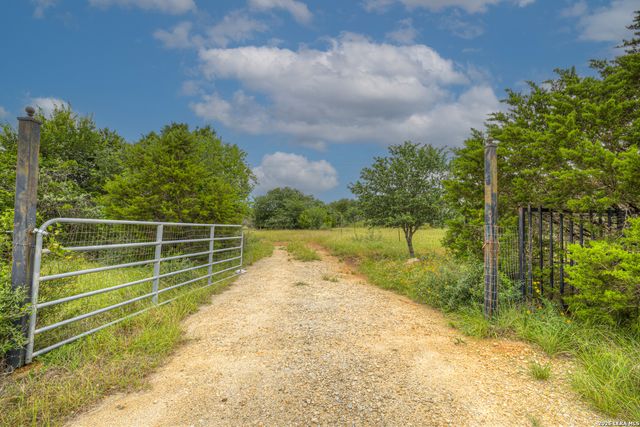 1475 Purgatory, New Braunfels, TX 78132
