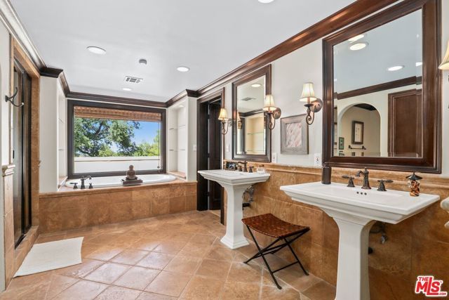 23731 Park Madrid, Calabasas, CA 91302