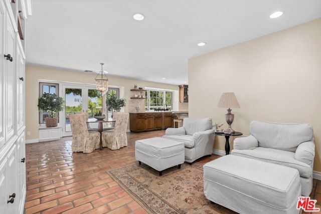 23731 Park Madrid, Calabasas, CA 91302