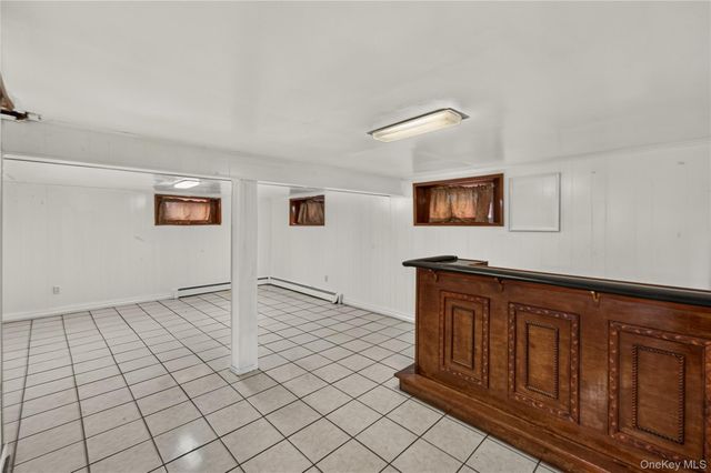 33 N Montgomery Street, Valley Stream, NY 11580