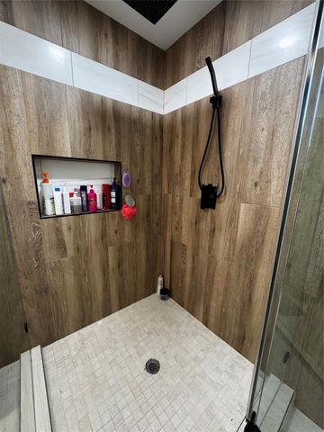 854 T C Jester Boulevard, Houston, TX 77008