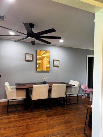 854 T C Jester Boulevard, Houston, TX 77008