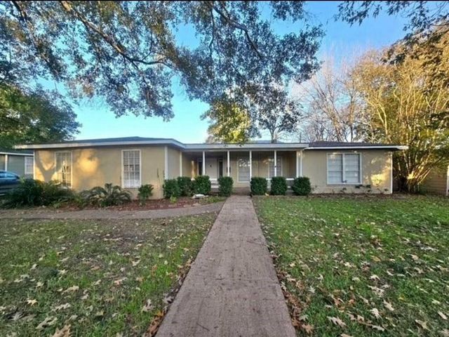412 Kentucky Street, Liberty, TX 77575