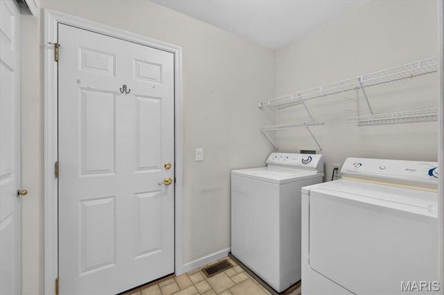 51 Huntgate Drive 9A, St Peters, MO 63376