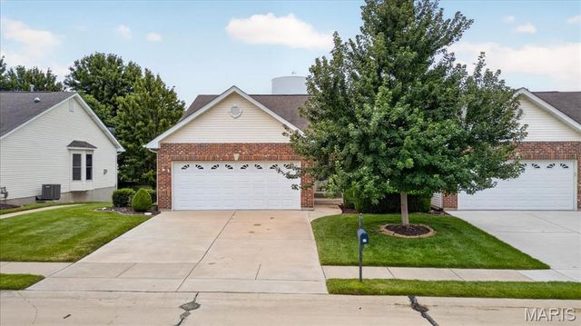 51 Huntgate Drive 9A, St Peters, MO 63376