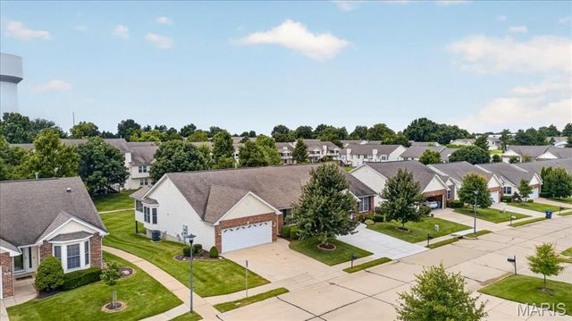 51 Huntgate Drive 9A, St Peters, MO 63376