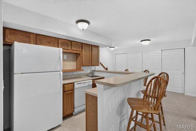 51 Huntgate Drive 9A, St Peters, MO 63376