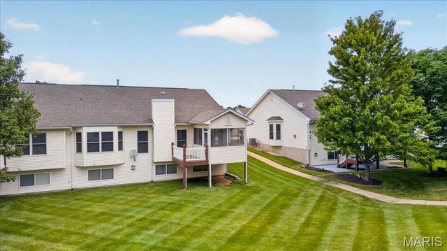 51 Huntgate Drive 9A, St Peters, MO 63376