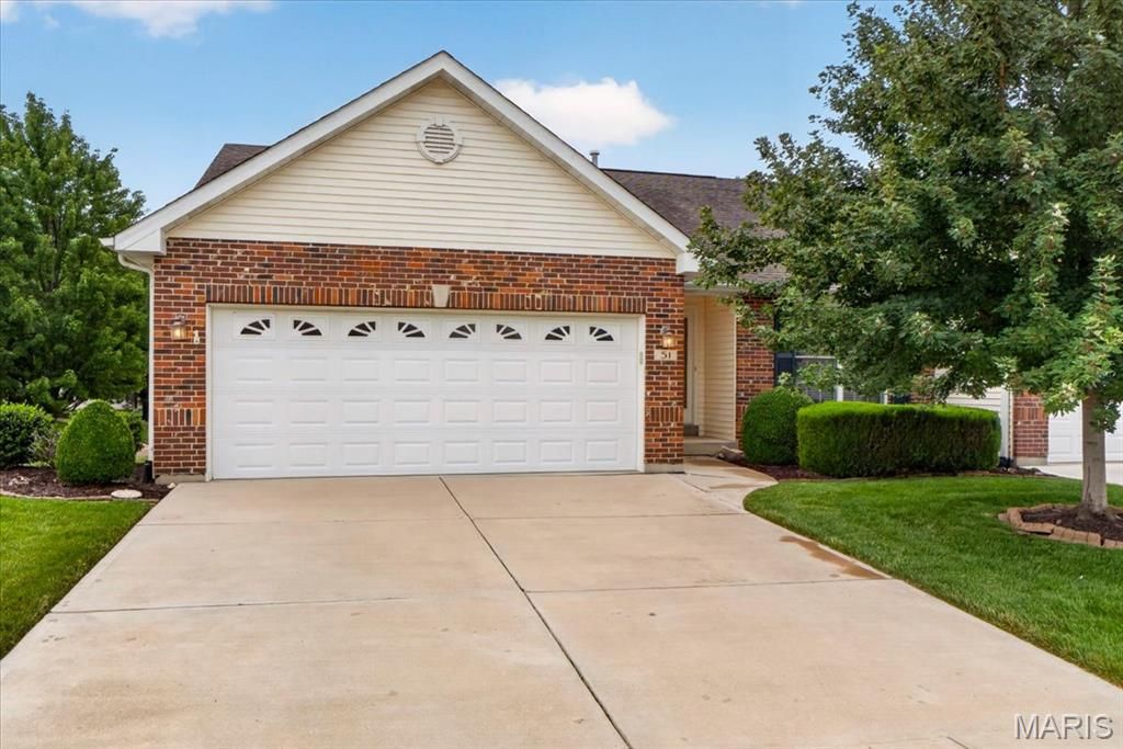 51 Huntgate Drive 9A, St Peters, MO 63376