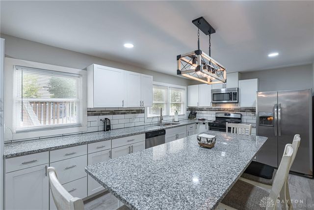 3700 Fiesta Way, Middletown, OH 45044