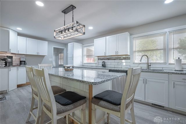 3700 Fiesta Way, Middletown, OH 45044