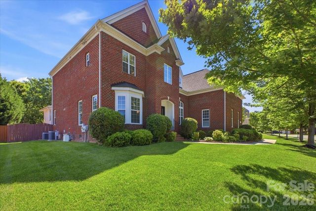 1825 Laveta Road, Charlotte, NC 28269