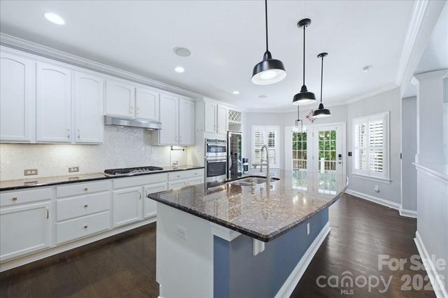 1825 Laveta Road, Charlotte, NC 28269