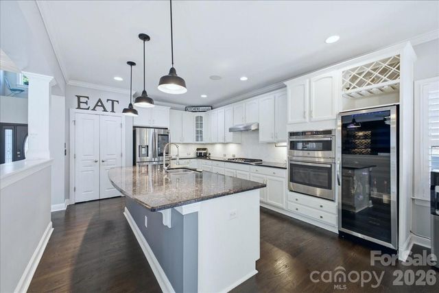 1825 Laveta Road, Charlotte, NC 28269