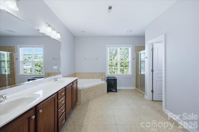 1825 Laveta Road, Charlotte, NC 28269