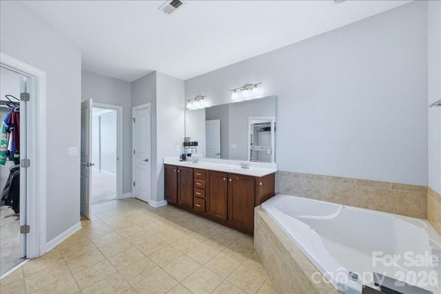 1825 Laveta Road, Charlotte, NC 28269