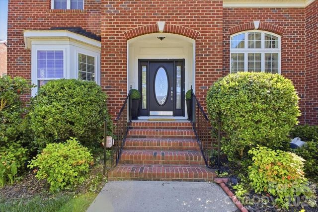 1825 Laveta Road, Charlotte, NC 28269
