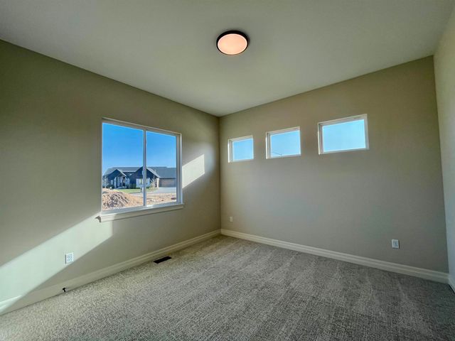 2591 N Doris Ct, Wichita, KS 67205