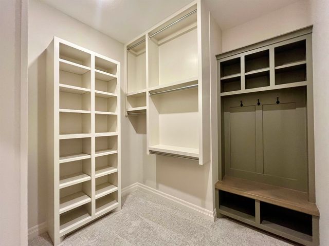 2591 N Doris Ct, Wichita, KS 67205