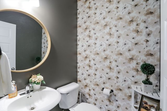 19371 Gillcrest Drive, Noblesville, IN 46062