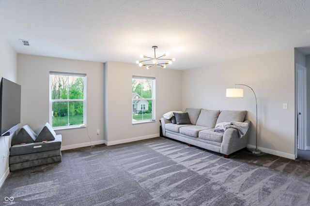 19371 Gillcrest Drive, Noblesville, IN 46062