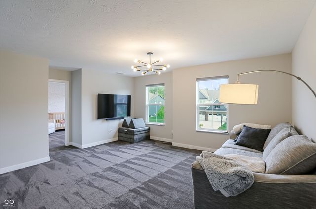 19371 Gillcrest Drive, Noblesville, IN 46062