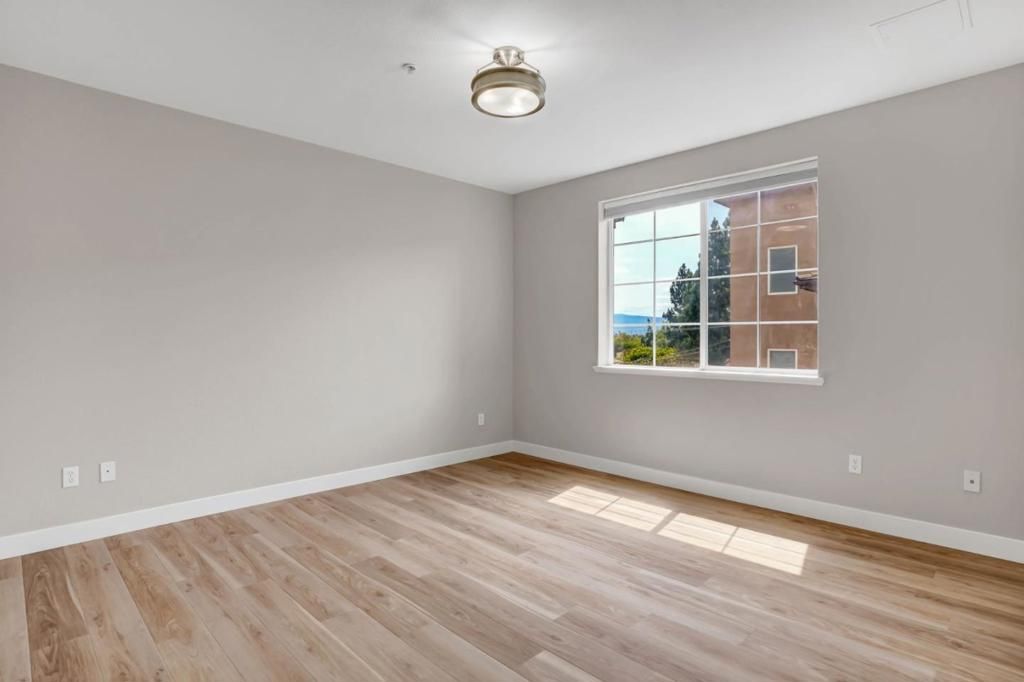 Image 12 of property listing at 88 N Jackson Avenue 408, San Jose, CA 95116