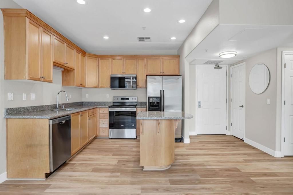 Image 3 of property listing at 88 N Jackson Avenue 408, San Jose, CA 95116