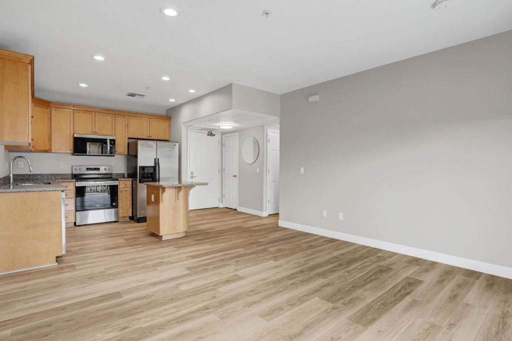 Image 5 of property listing at 88 N Jackson Avenue 408, San Jose, CA 95116