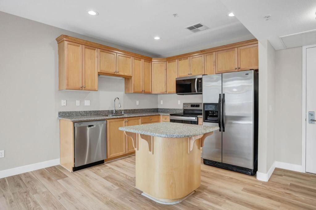 Image 6 of property listing at 88 N Jackson Avenue 408, San Jose, CA 95116