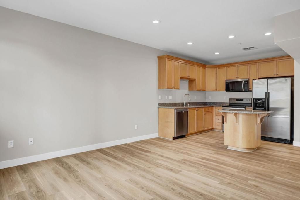 Image 7 of property listing at 88 N Jackson Avenue 408, San Jose, CA 95116