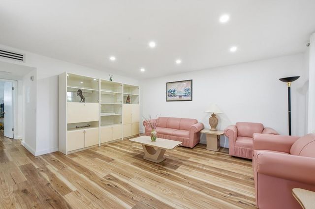 468 Normandy J, Delray Beach, FL 33484