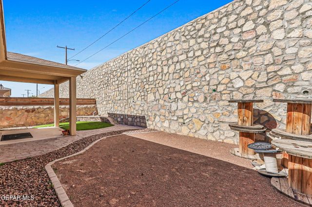 465 PRIME DESERT Drive, El Paso, TX 79932