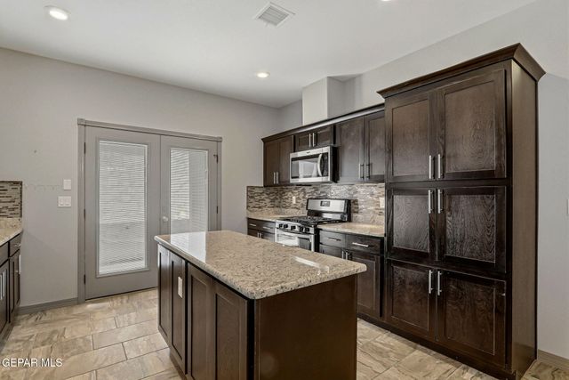 465 PRIME DESERT Drive, El Paso, TX 79932