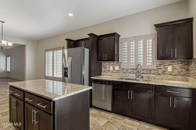 465 PRIME DESERT Drive, El Paso, TX 79932