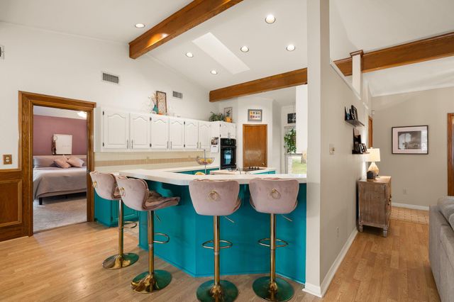 136 Valley View RD, Georgetown, TX 78633