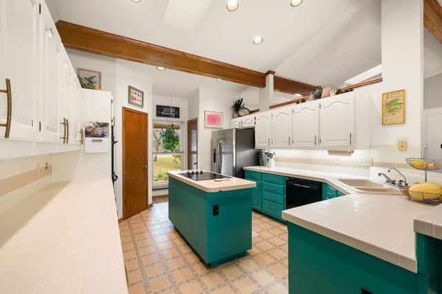 136 Valley View RD, Georgetown, TX 78633