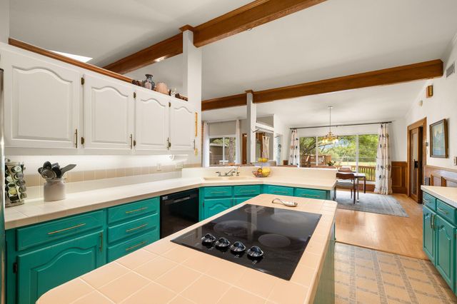 136 Valley View RD, Georgetown, TX 78633