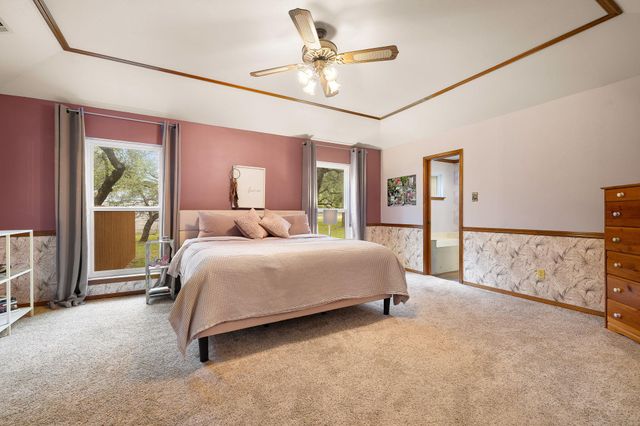 136 Valley View RD, Georgetown, TX 78633