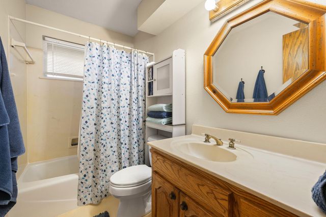 136 Valley View RD, Georgetown, TX 78633