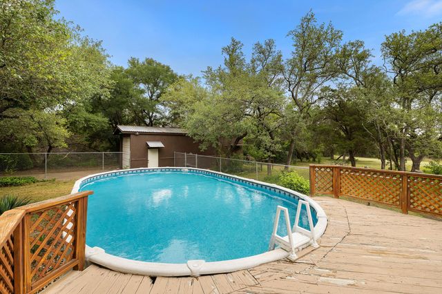 136 Valley View RD, Georgetown, TX 78633