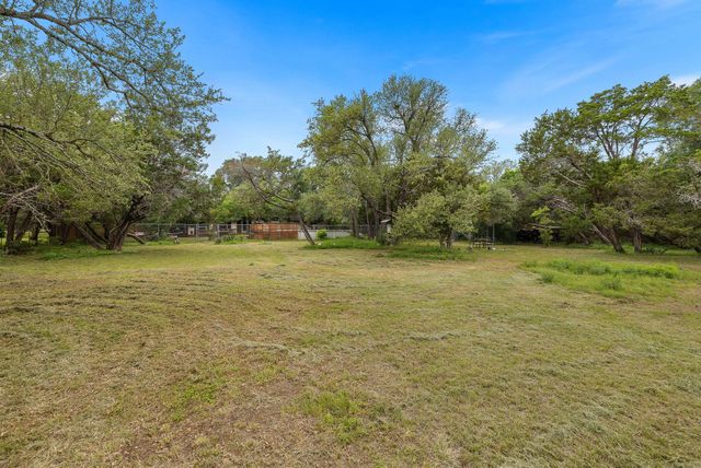136 Valley View RD, Georgetown, TX 78633