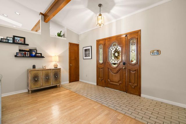 136 Valley View RD, Georgetown, TX 78633