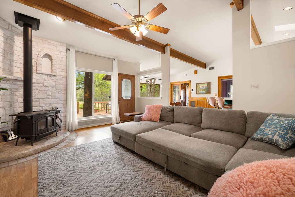 136 Valley View RD, Georgetown, TX 78633