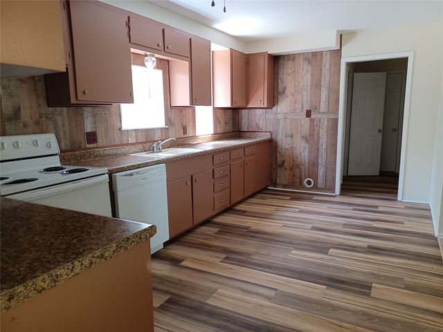 8335 Horseshoe Drive, Kemp, TX 75143