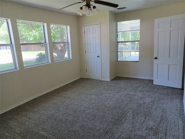 8335 Horseshoe Drive, Kemp, TX 75143