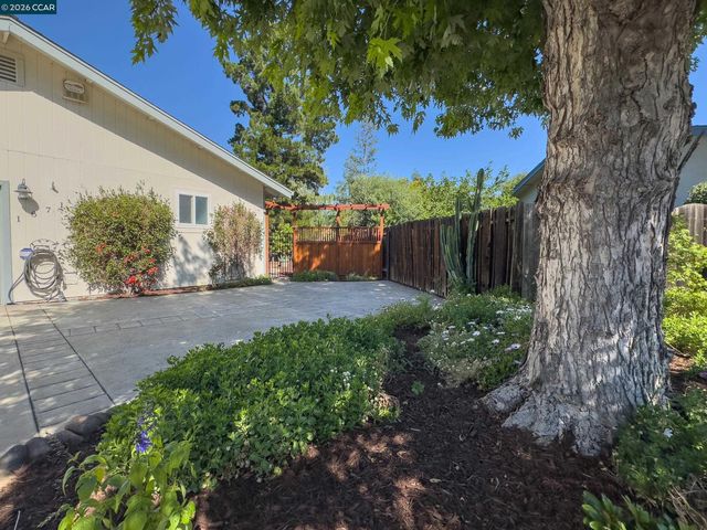 1671 Dugan Ct, Concord, CA 94521