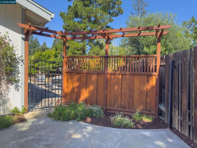 1671 Dugan Ct, Concord, CA 94521