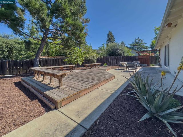 1671 Dugan Ct, Concord, CA 94521